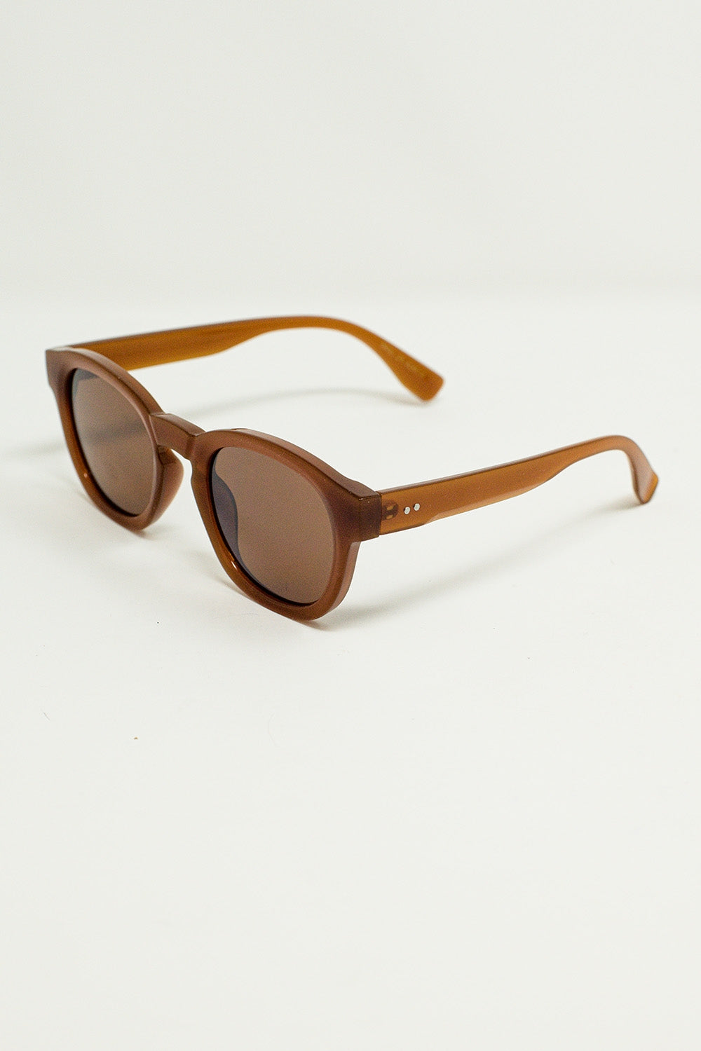 90's Round Sunglasses With Brown Tinted Lenses and Light Brown Frame Q2 Sunglasses BoutiqueLua