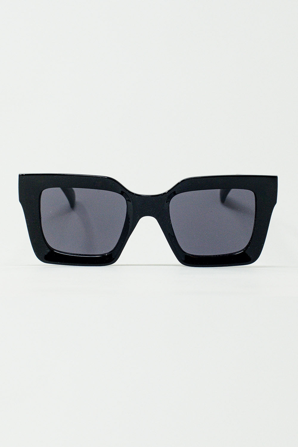 Q2 90's Squared Sunglasses in black