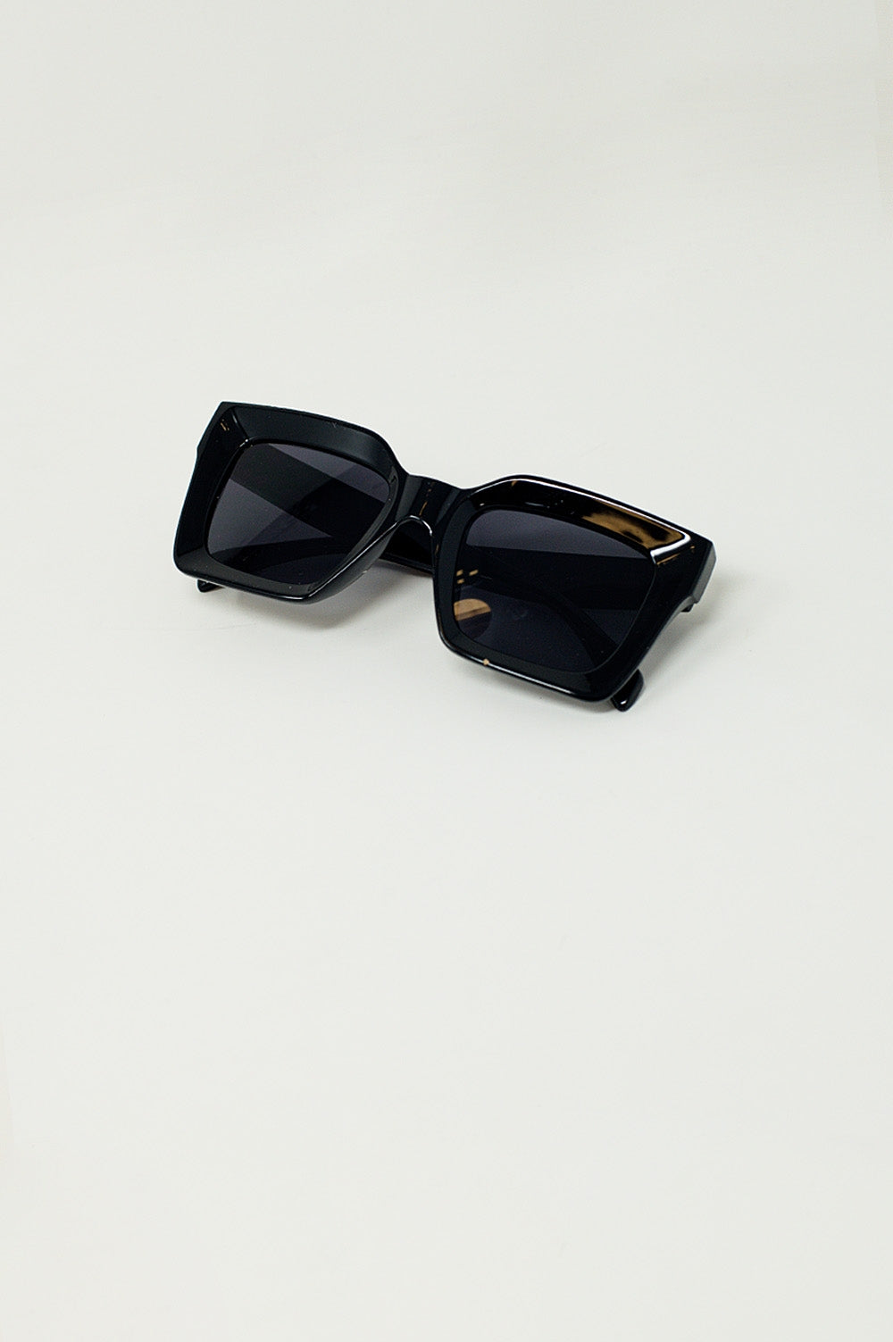 90's Squared Sunglasses in black Q2 Sunglasses BoutiqueLua