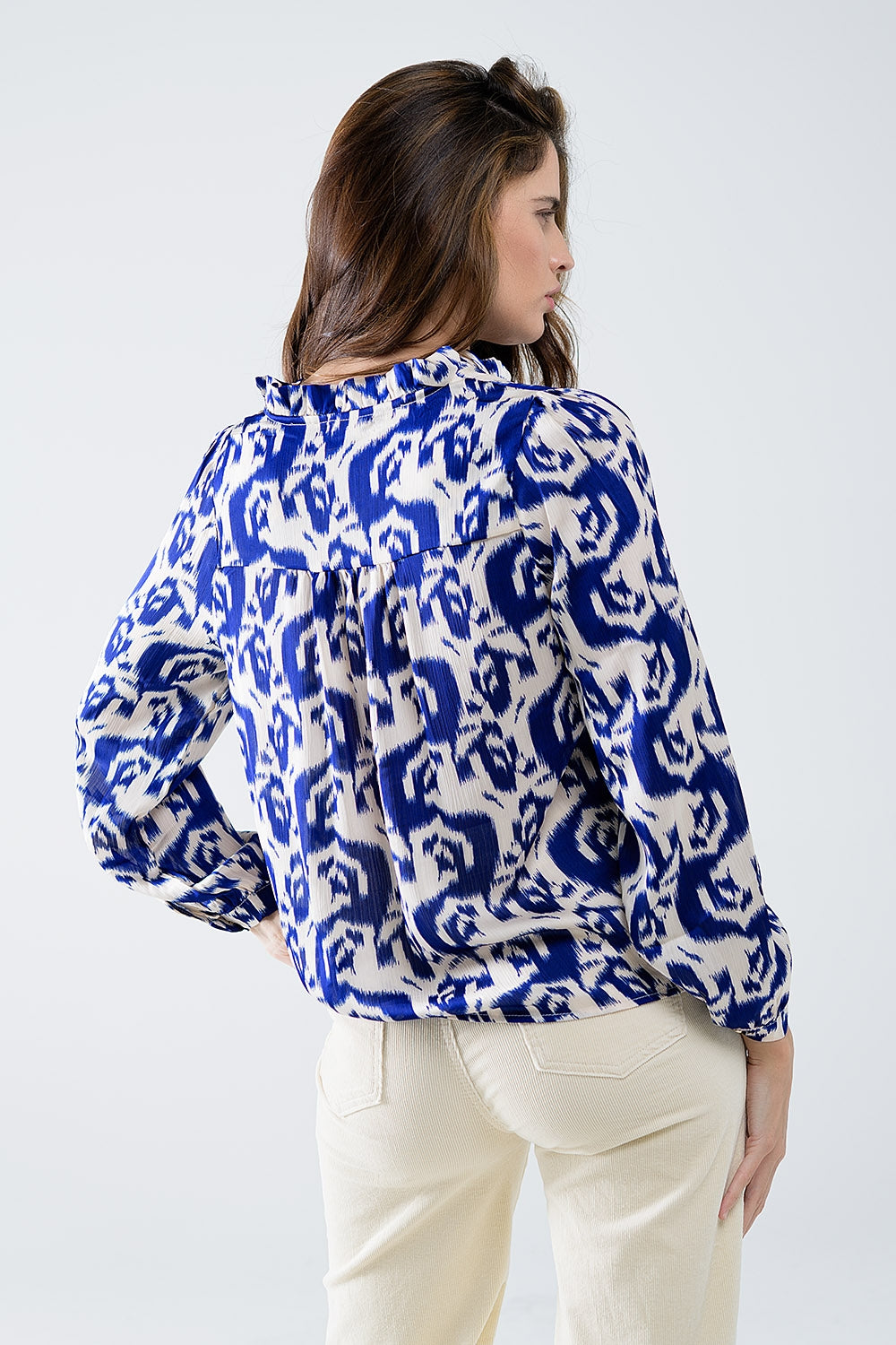 Balloon Sleeve Abstract Print Blouse in Navy and White