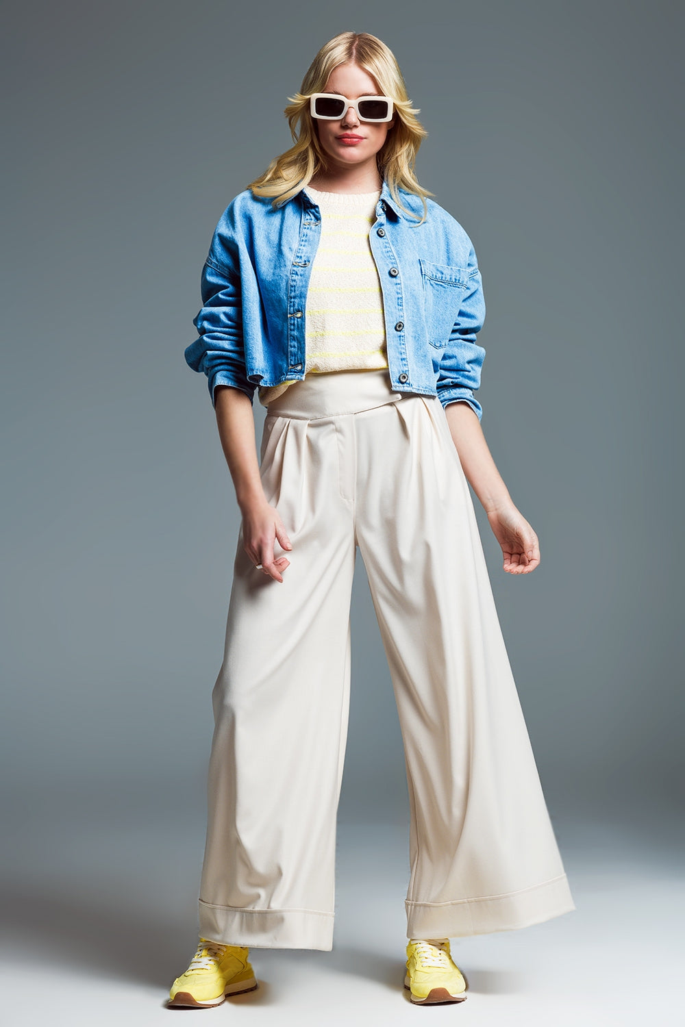 Basic cropped denim jacket in light blue With Chest Pocket Q2 Coats and Jackets BoutiqueLua