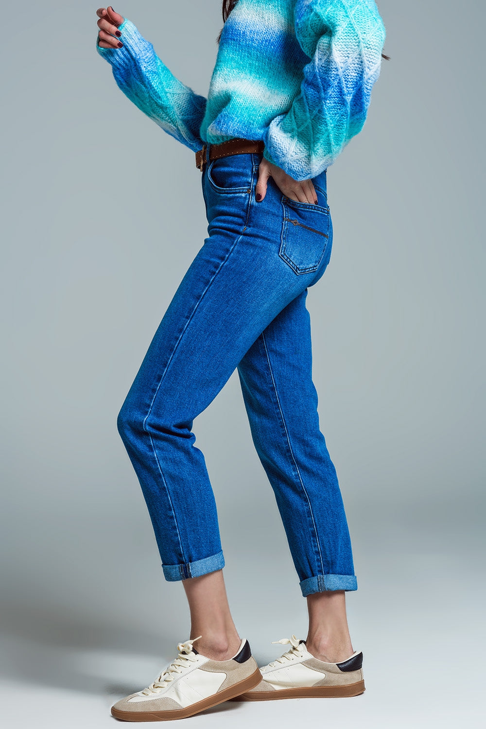 Basic Skinny Leg Jeans In Stretch Denim In Mid Wash Q2 Jeans BoutiqueLua