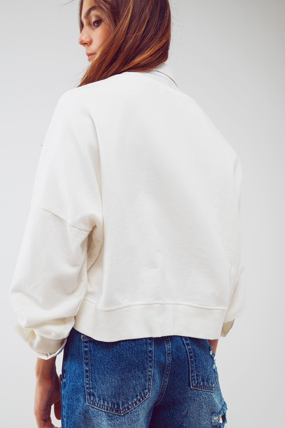 Basic sweatshirt in white Q2 Sweaters BoutiqueLua