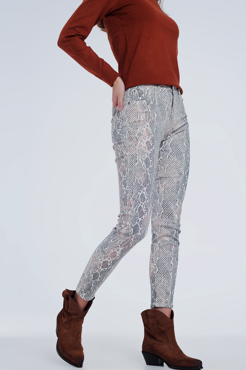 beige coloured pants with snake print Q2 Jeans BoutiqueLua