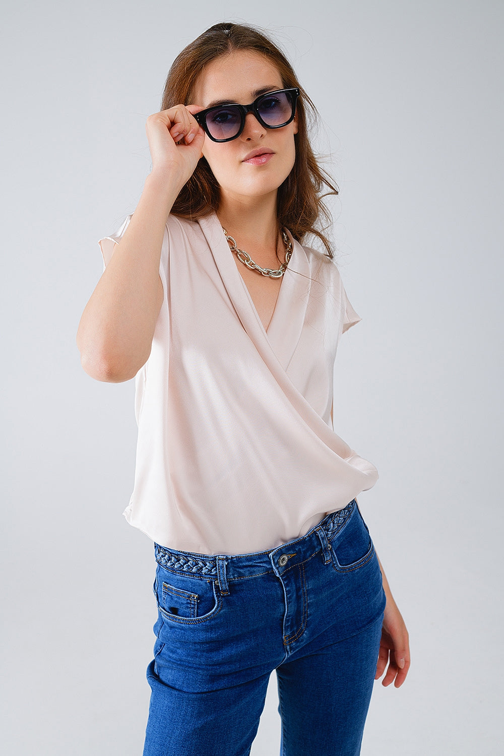 Beige Crossed Silk Top With V-neck and Short Sleeves Q2 Tops BoutiqueLua