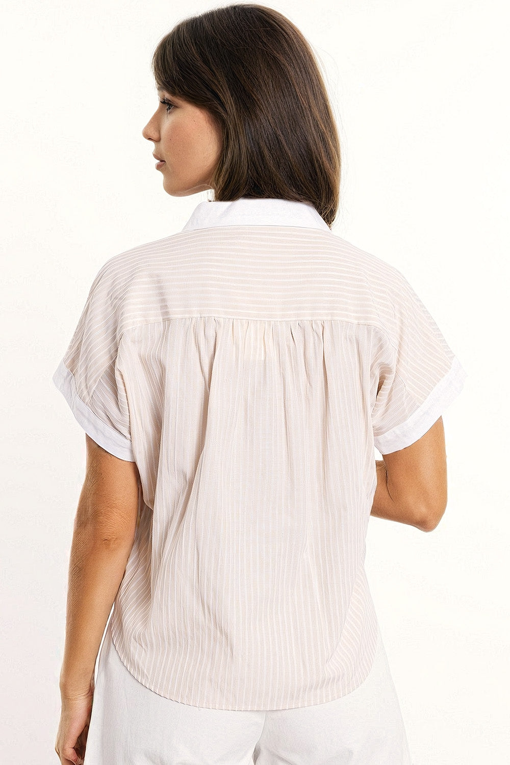 Beige shirt with short sleeves and vertical stripes Q2 Shirts BoutiqueLua