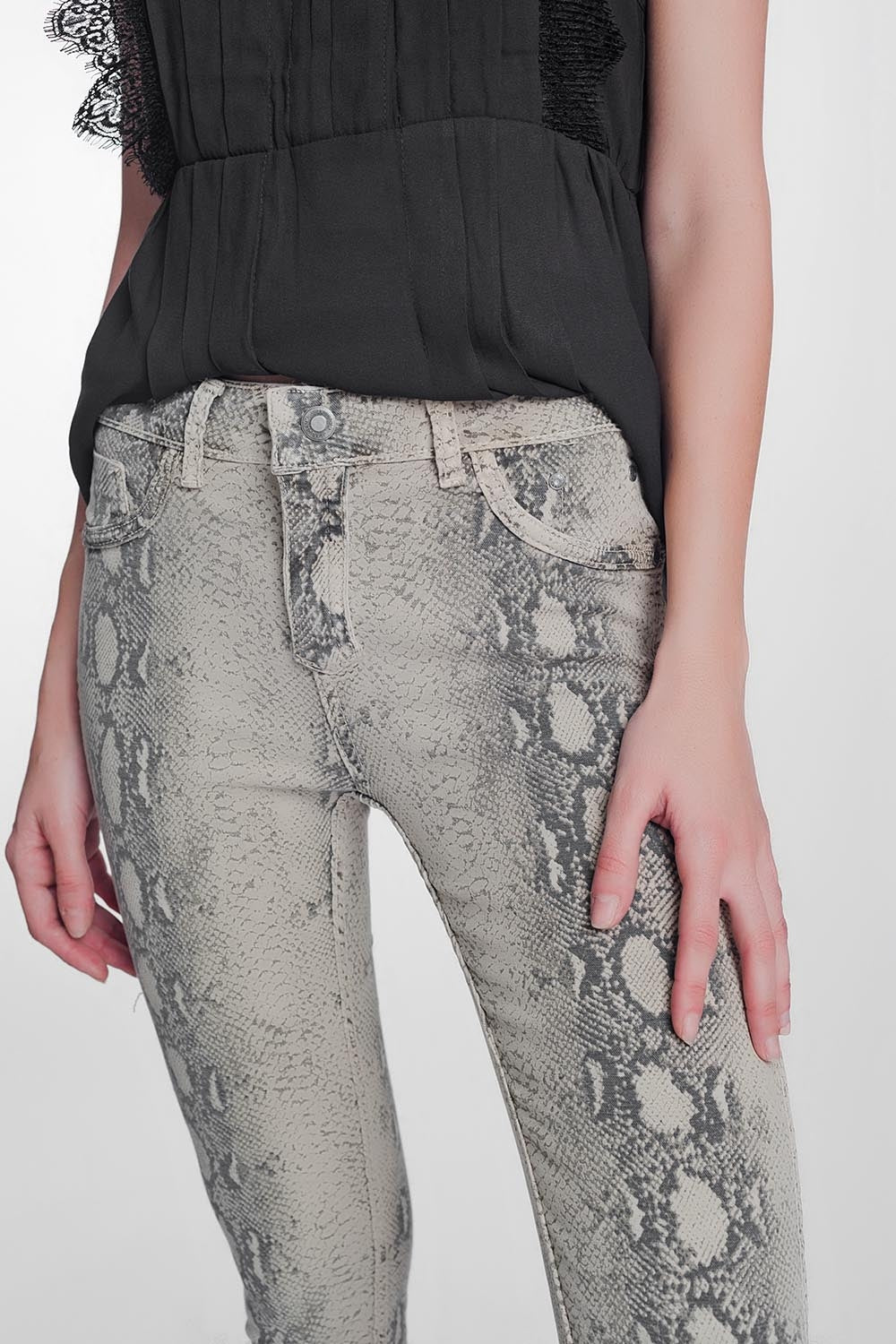 beige super skinny reversible pants with snake print Q2 Jeans BoutiqueLua