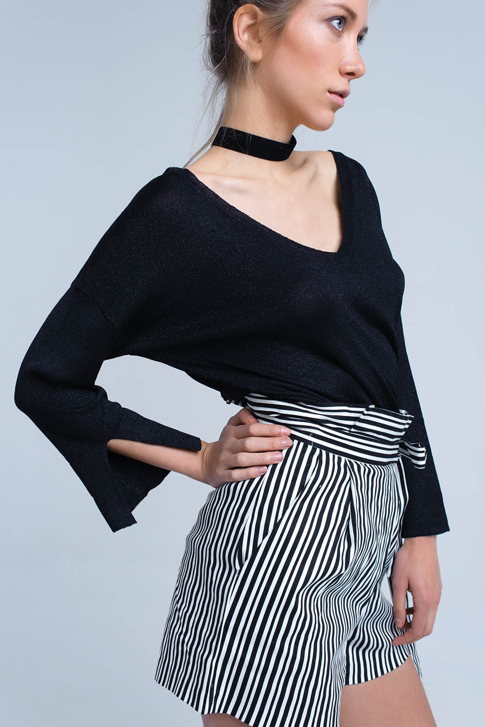 Black knit sweater with gold lurex detail Q2 Sweaters BoutiqueLua