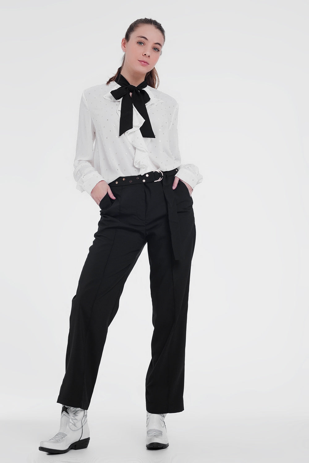 Black pants with wide legs and low hem Q2 Pants BoutiqueLua