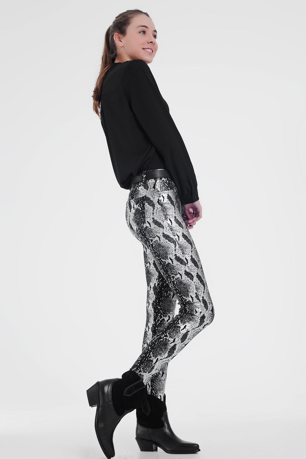 Black skinny shiny printed pants Q2 Jeans BoutiqueLua