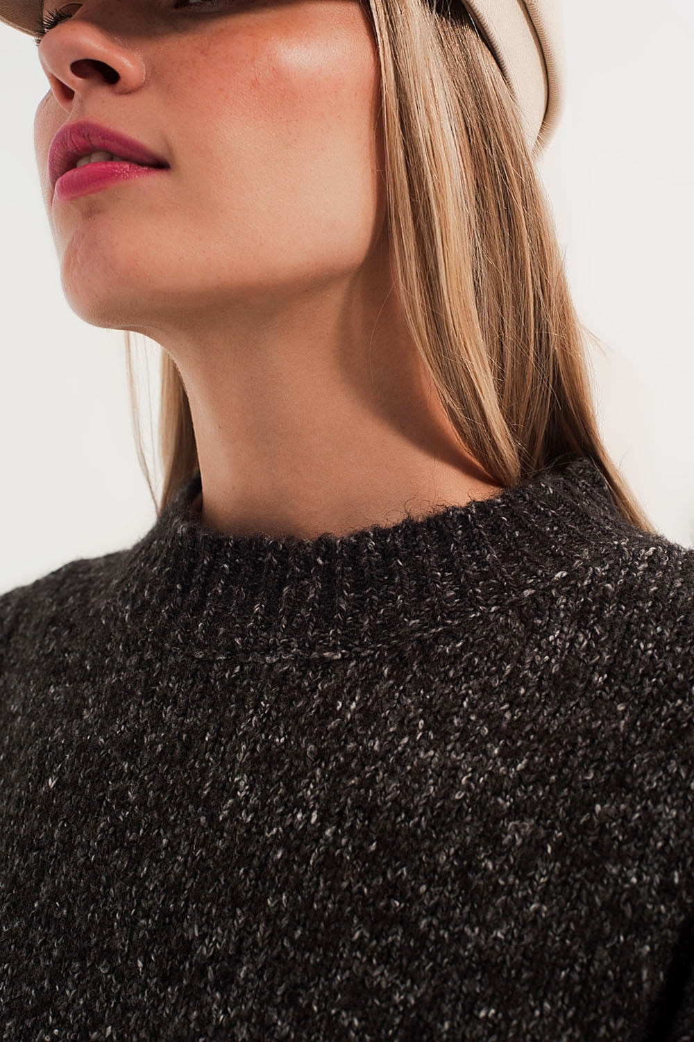 Black sweater with round collar Q2 Sweaters BoutiqueLua