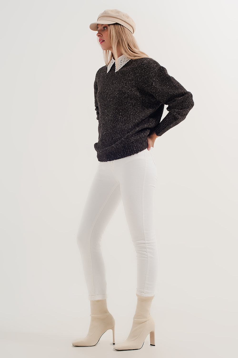 Black sweater with round collar Q2 Sweaters BoutiqueLua