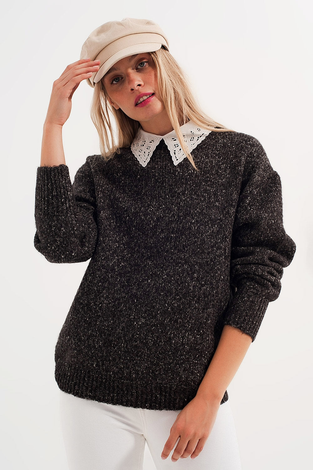 Black sweater with round collar Q2 Sweaters BoutiqueLua