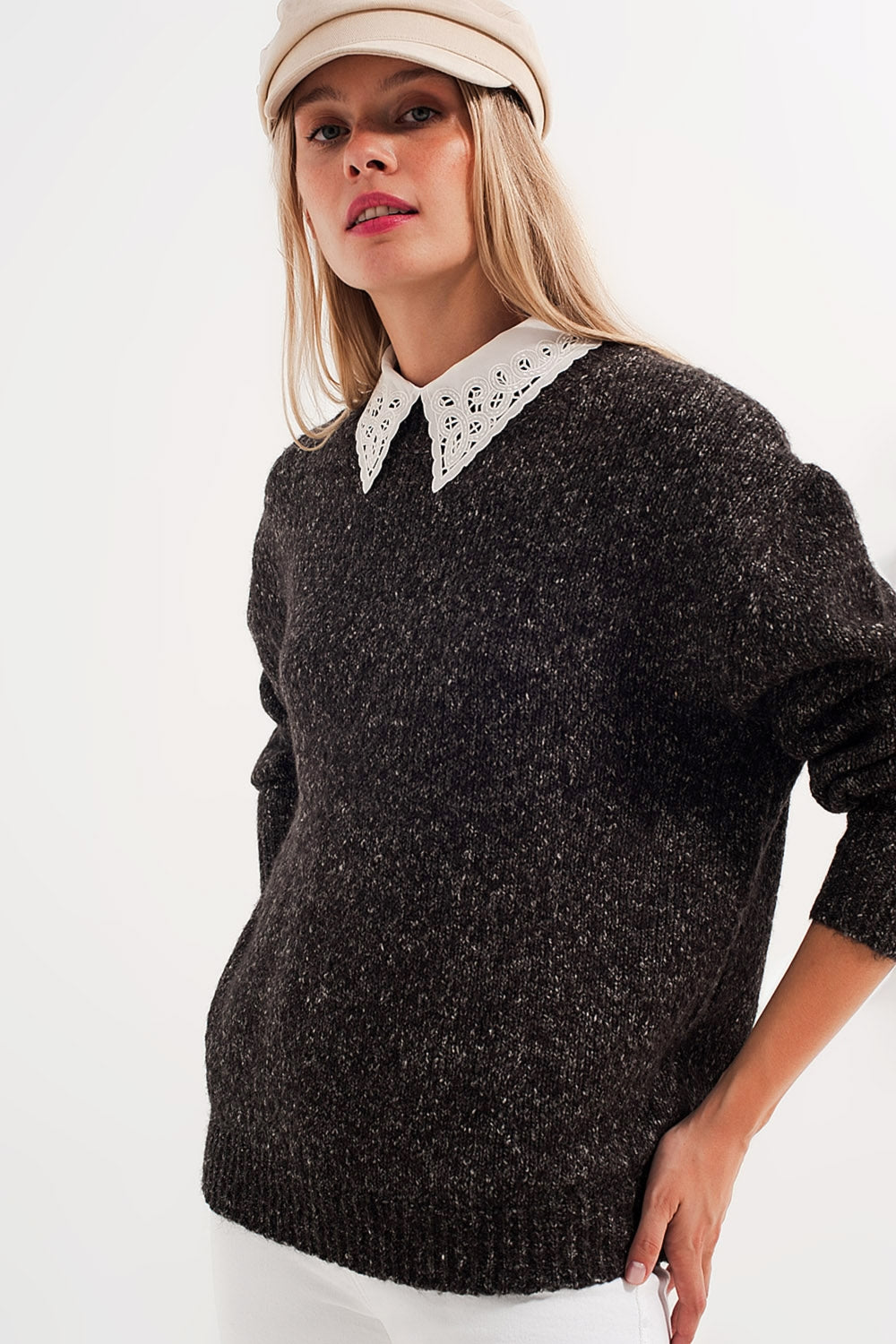 Black sweater with round collar Q2 Sweaters BoutiqueLua