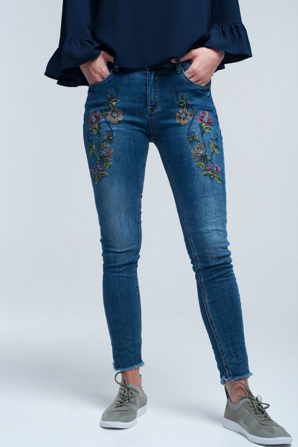 Q2 Blue skinny jean with embroideries