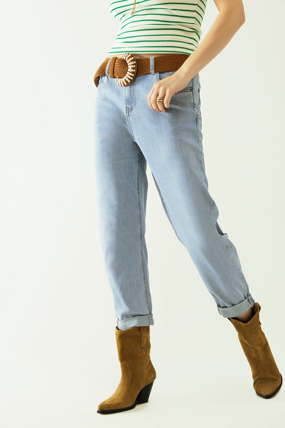 Boyfriend light blue jeans with stitching details on the edges Q2 Jeans BoutiqueLua