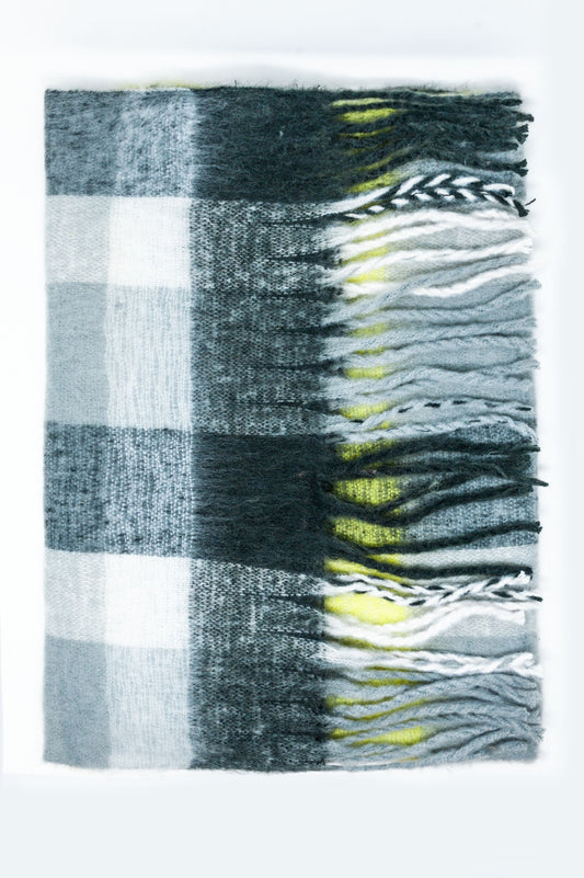 Q2 Brushed fringed scarf in grey check