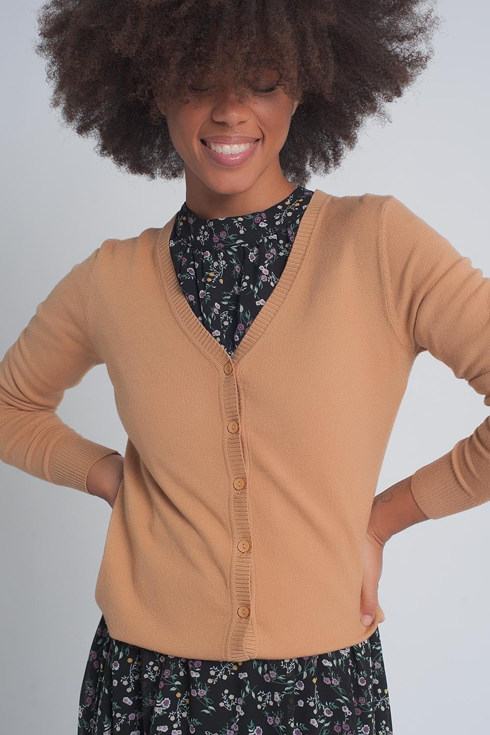 Button front cropped knit cardigan in camel Q2 Sweaters BoutiqueLua