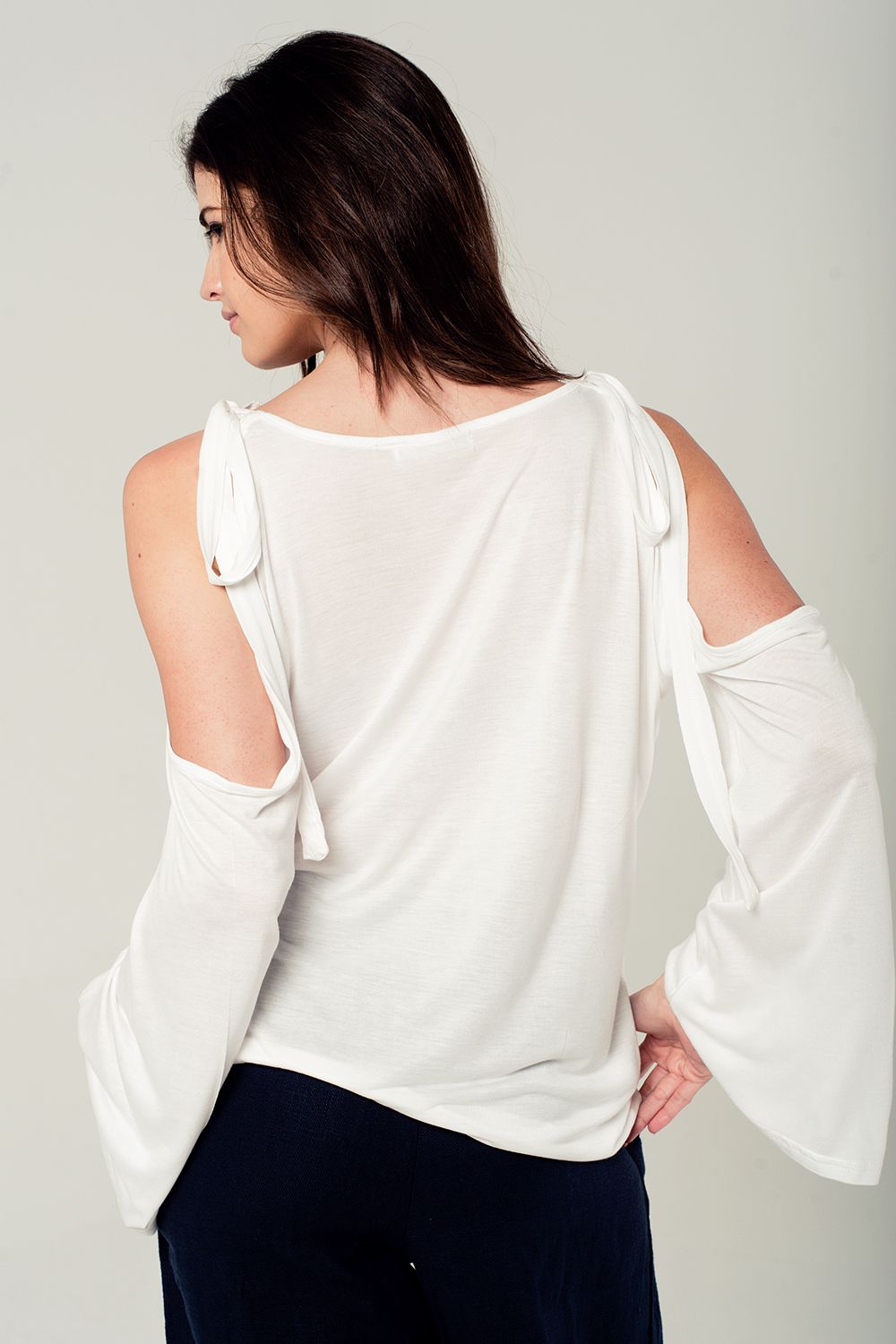 Cold shoulder top in white