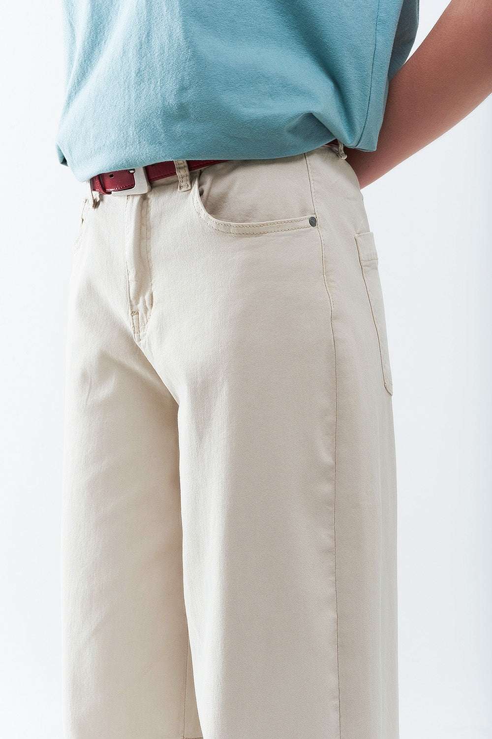 comfortable stretch jeans with barrel leg in beige