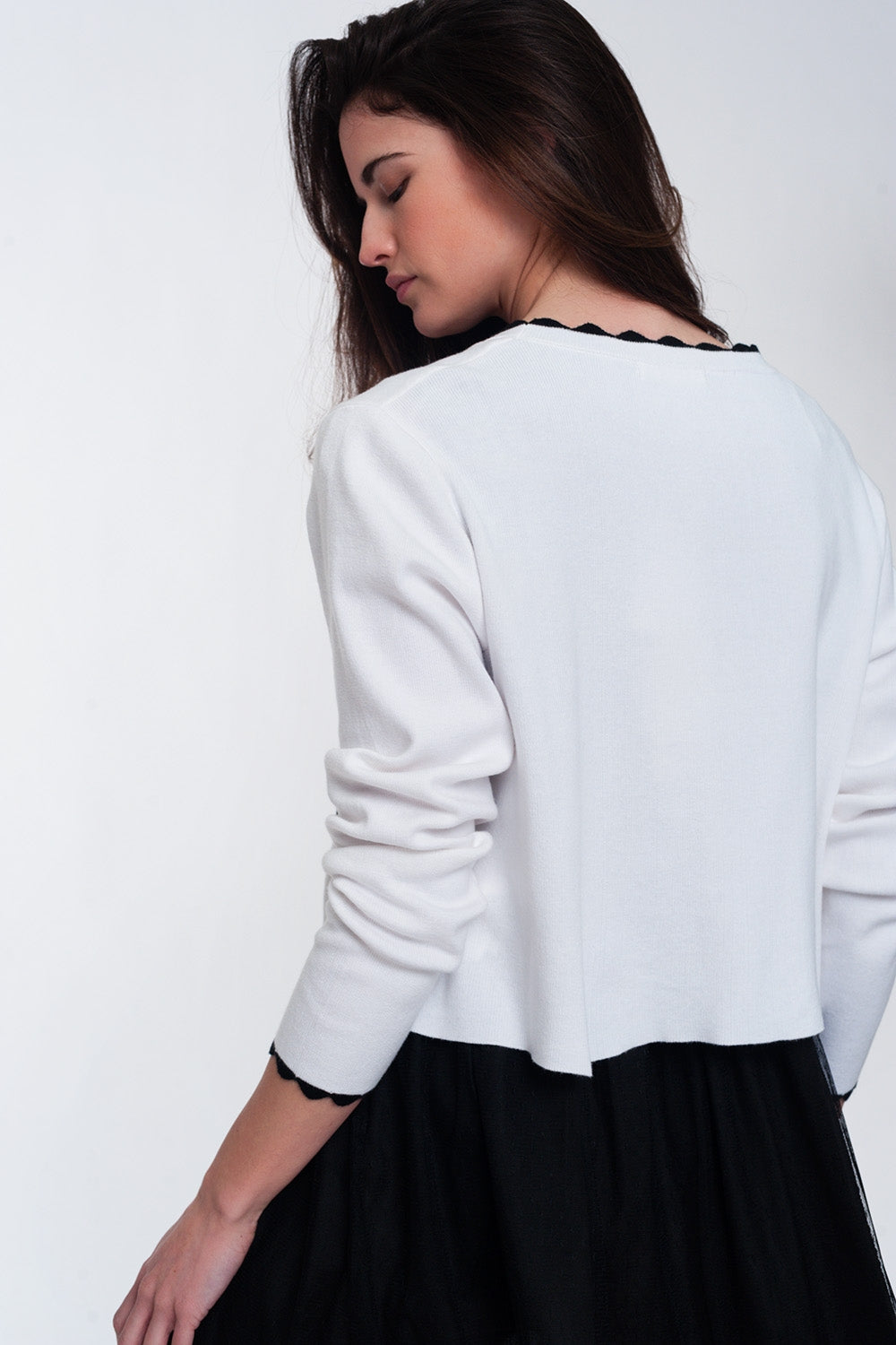 Contrast trim cardigan in white Q2 Sweaters BoutiqueLua