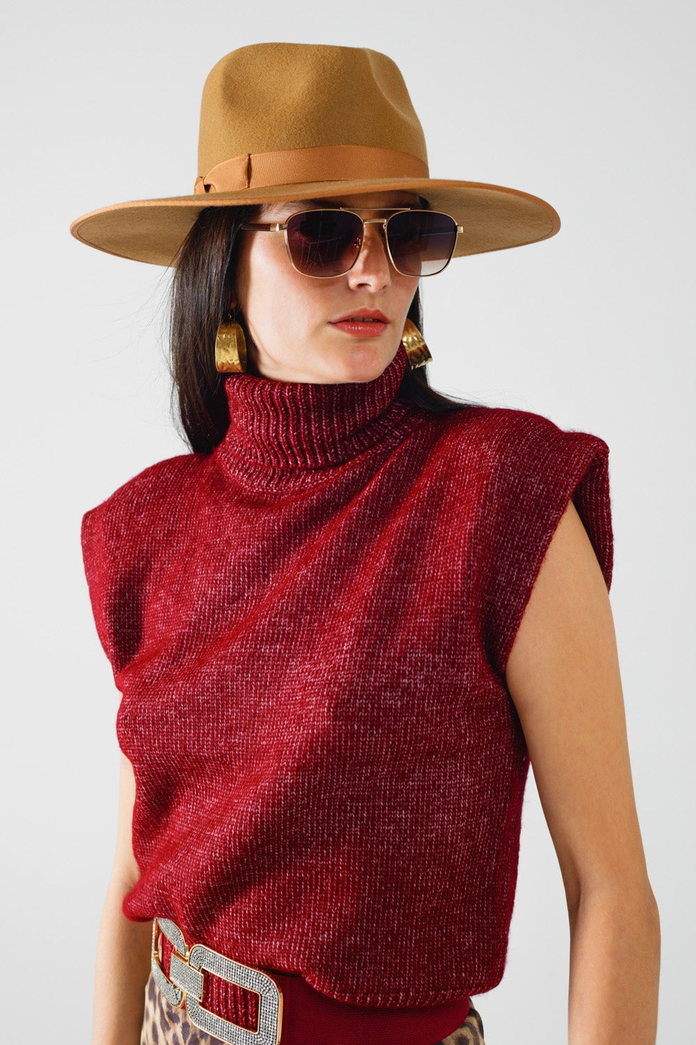 Cozy turtleneck sleeveless sweater in burgundy Q2 Sweaters BoutiqueLua