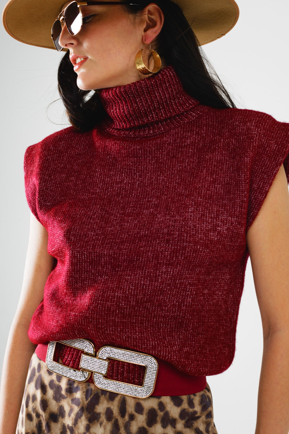 Cozy turtleneck sleeveless sweater in burgundy Q2 Sweaters BoutiqueLua