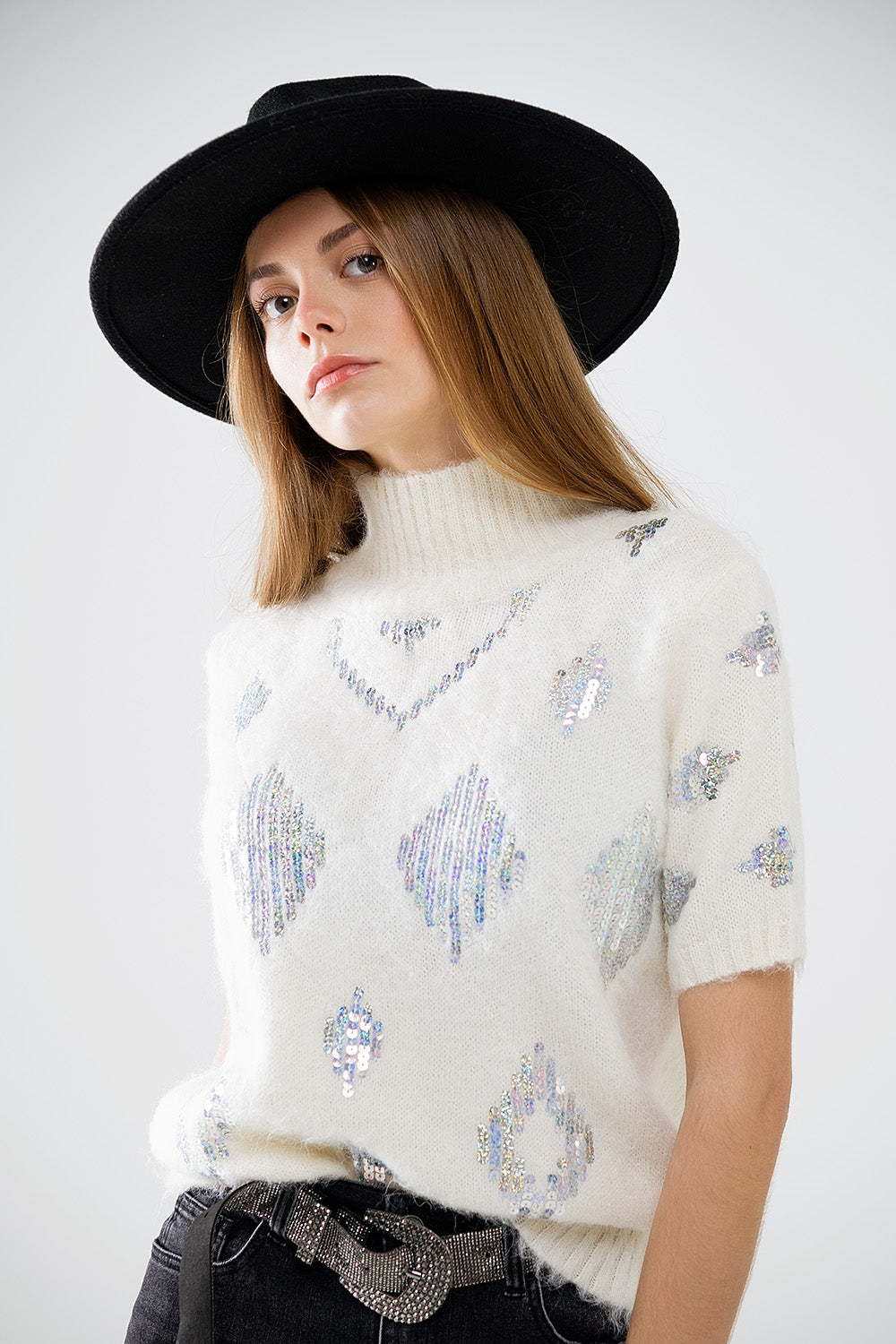 Cream short sleeve sweater with sequin embellishment