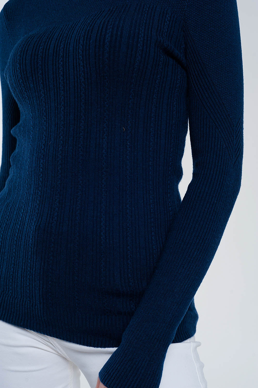 Crew neck ribbed sweater in navy Q2 Sweaters BoutiqueLua