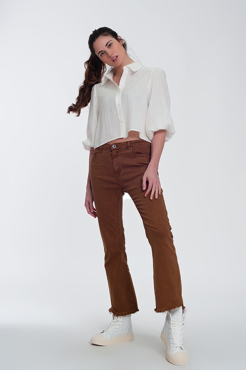 Cropped shirt with puff sleeve in cream Q2 Shirts BoutiqueLua