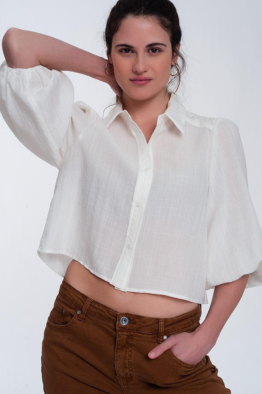 Cropped shirt with puff sleeve in cream Q2 Shirts BoutiqueLua