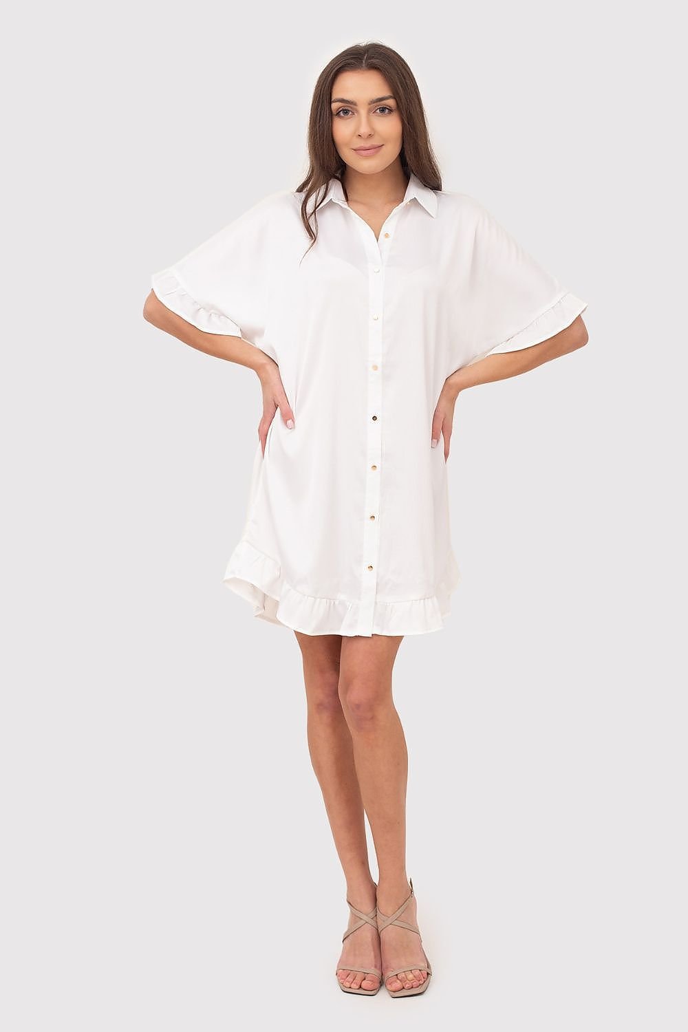 Robe chemise chic avec boutons dorés