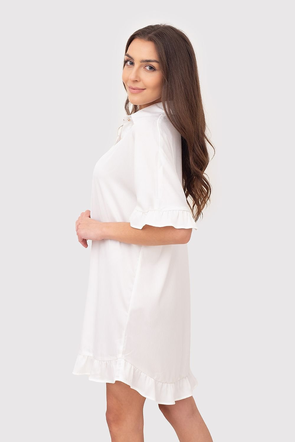 Robe chemise chic avec boutons dorés