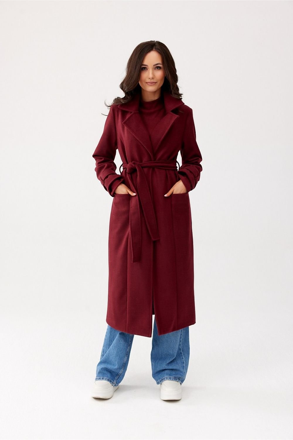 Manteau classique en laine avec ceinture et poches