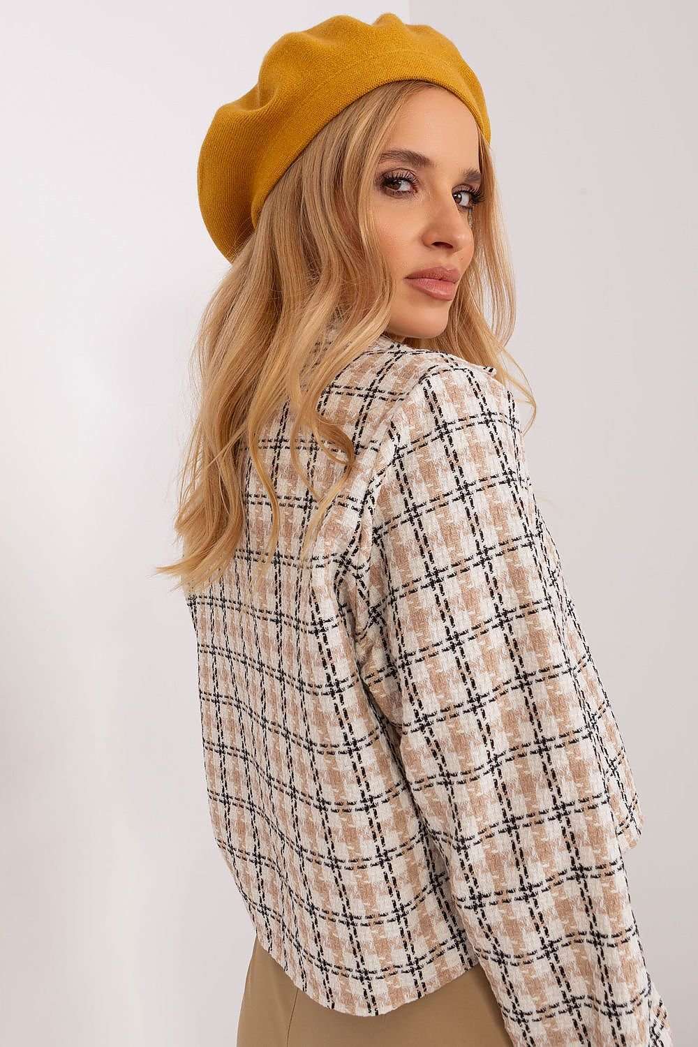 Elegant Beret with Delicate Antenna