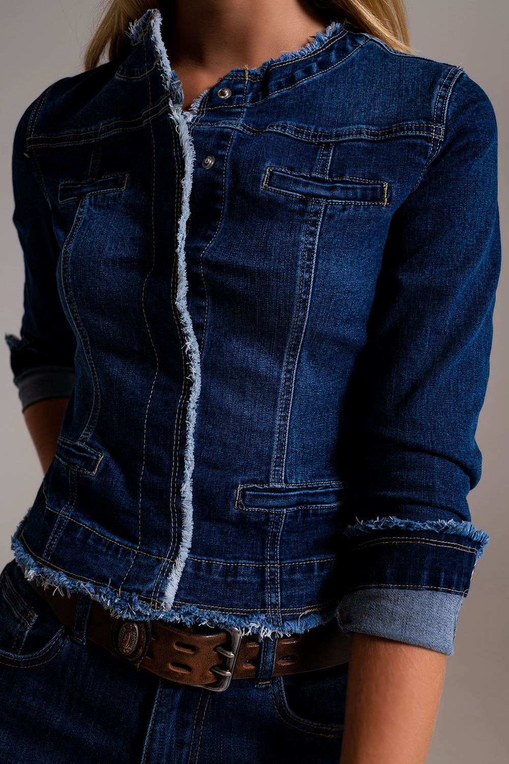 Veste en jean avec ourlet brut