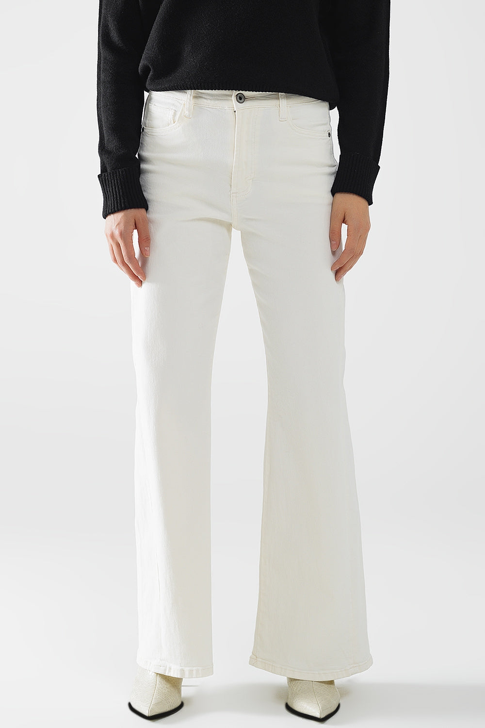 Q2 Extra wide leg trousers in cream color