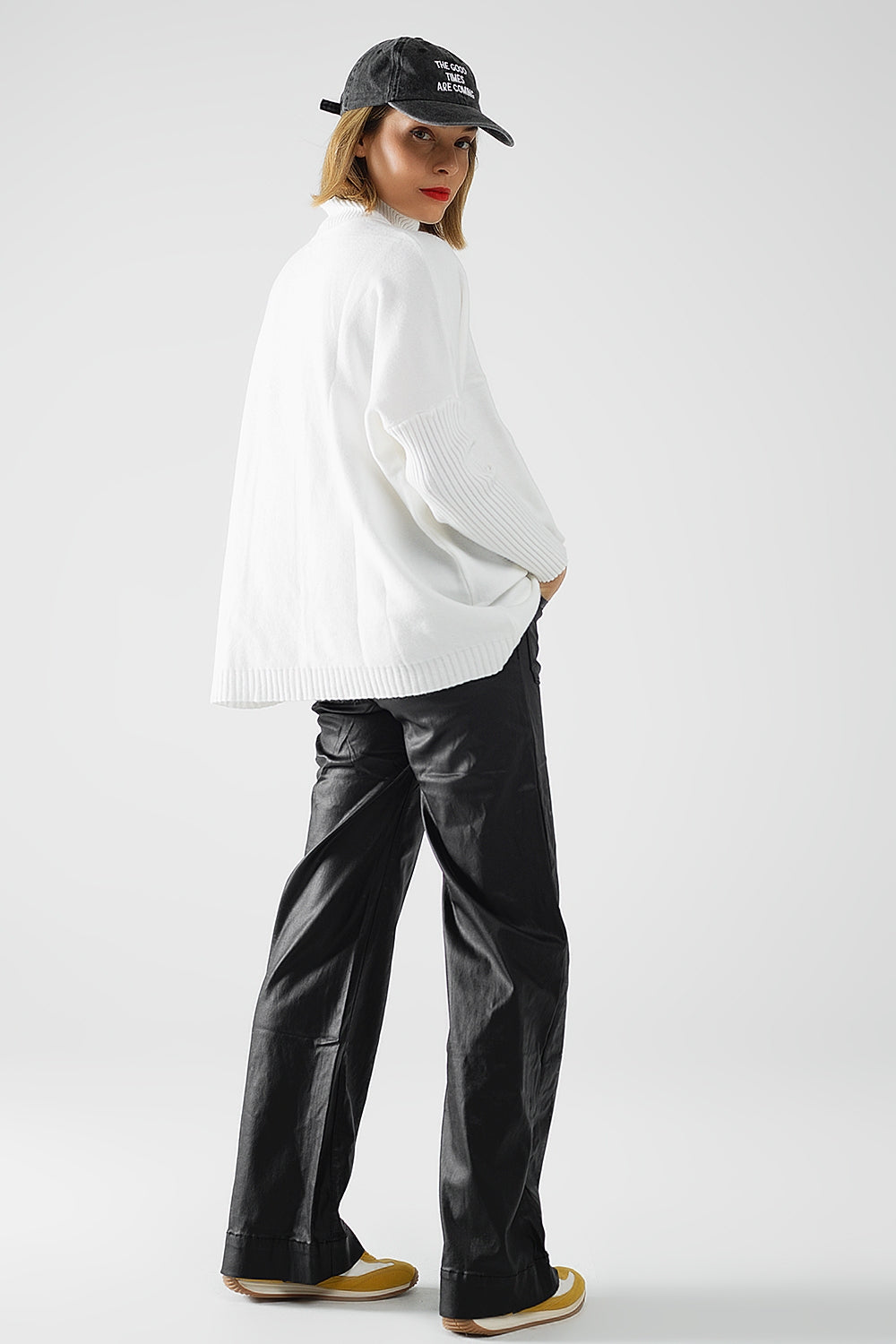 Faux leather pants with wide leg and pocket detail Q2 Pants BoutiqueLua