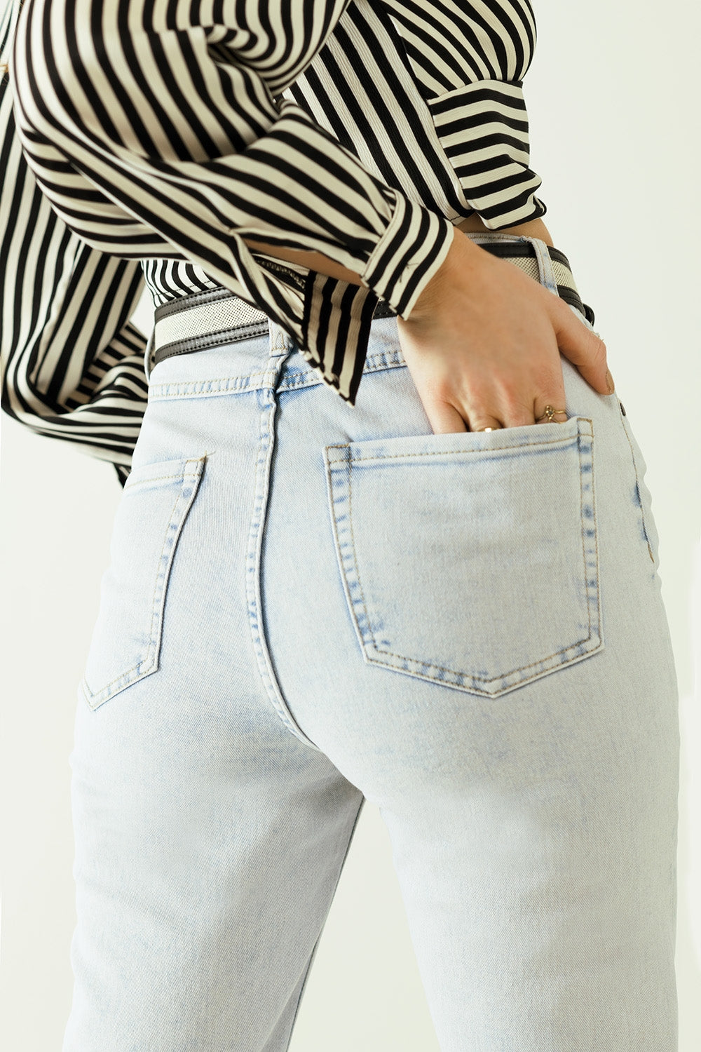 Five pockets mom jeans wash effect with folded hem Q2 Jeans BoutiqueLua