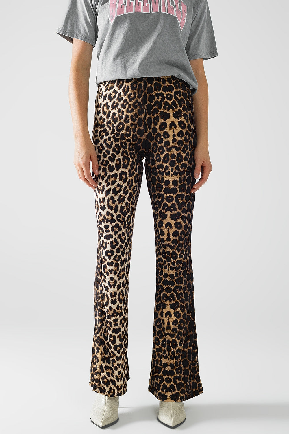 Flared Spandex leggings in a leopard print Q2 Pants BoutiqueLua