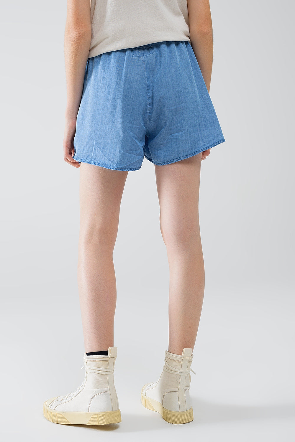 Flowing Tencel Denim Shorts With Side Pockets Q2 Pants BoutiqueLua