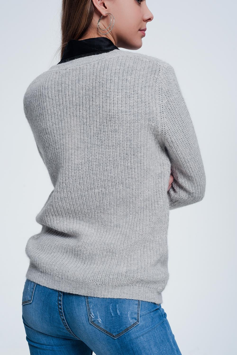 Gray sweater with knitted stripe detail Q2 Sweaters BoutiqueLua