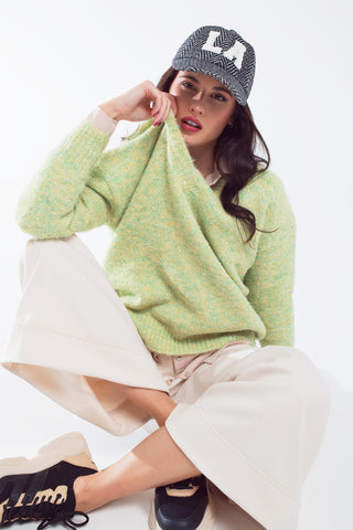 Pull en tricot vert moelleux avec col en V