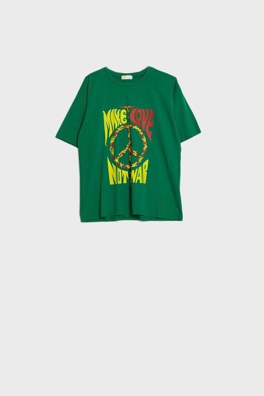 Q2 green short sleeve t-shirt with Make love not war logo