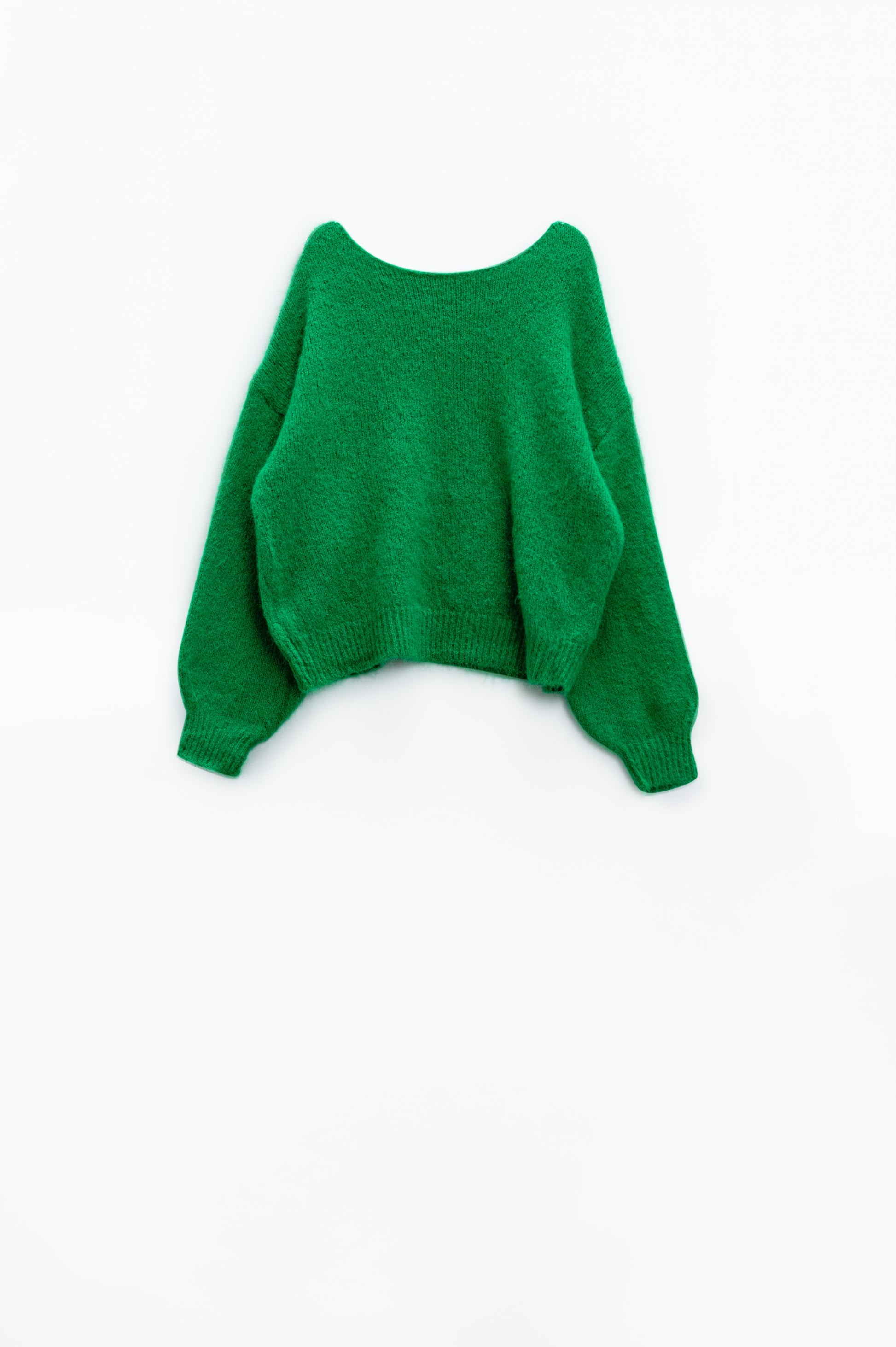 Green sweater with long sleeves and rounded collar Q2 Sweaters BoutiqueLua