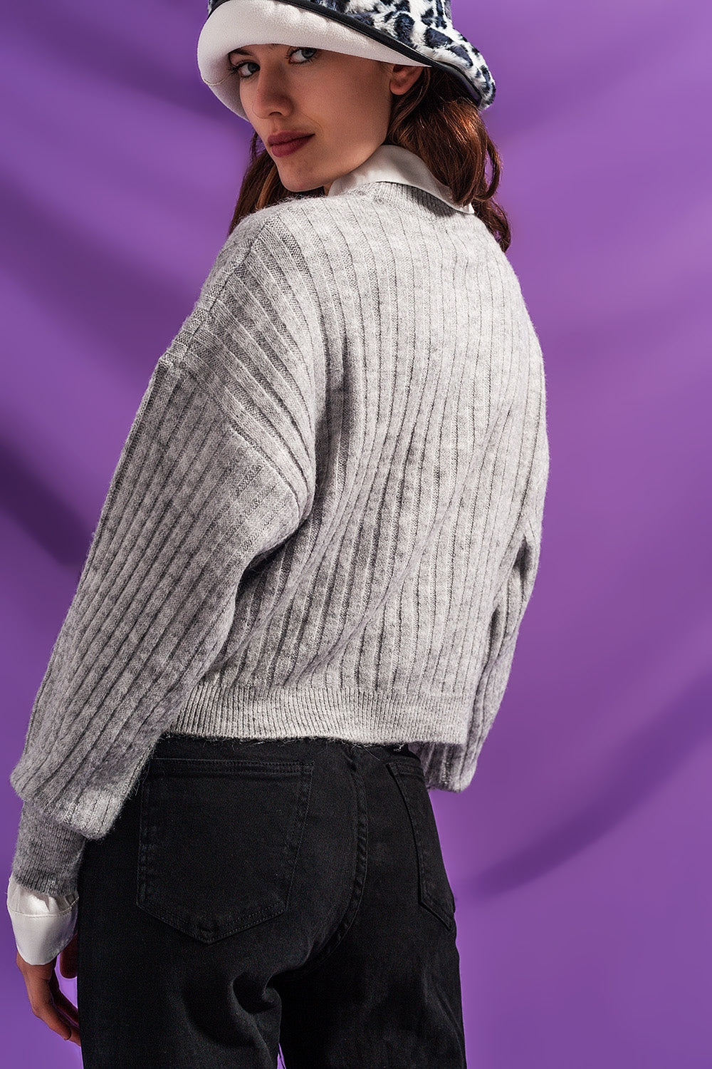 Grey sweater in stripe Q2 Sweaters BoutiqueLua