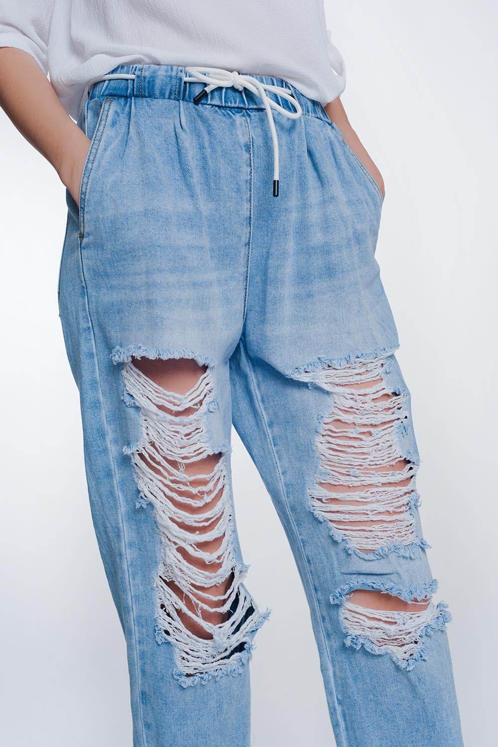 Heavily ripped boyfriend jeans in light denim Q2 Jeans BoutiqueLua