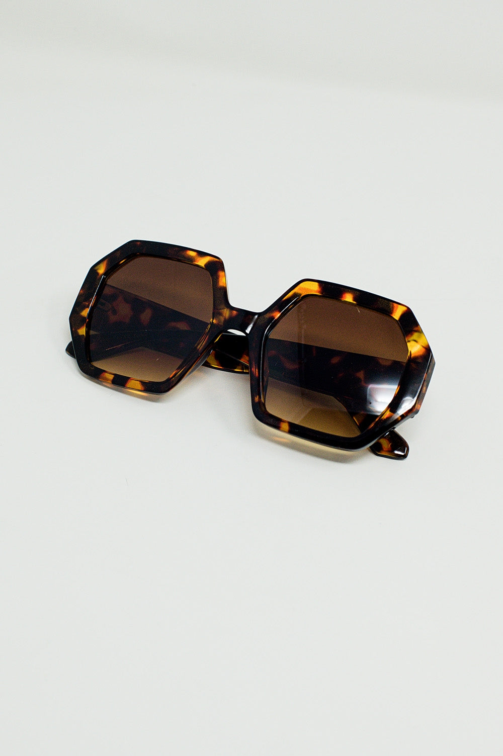 Hexagonal Oversized Sunglasses In Dark Tortoiseshell Q2 Sunglasses BoutiqueLua