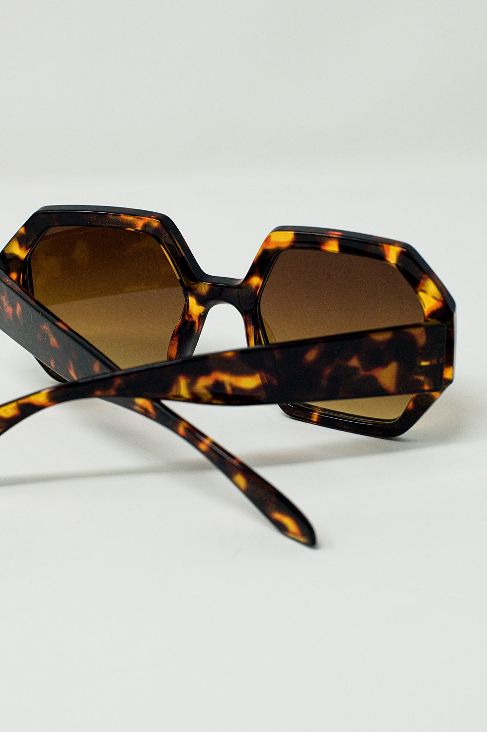 Hexagonal Oversized Sunglasses In Dark Tortoiseshell Q2 Sunglasses BoutiqueLua