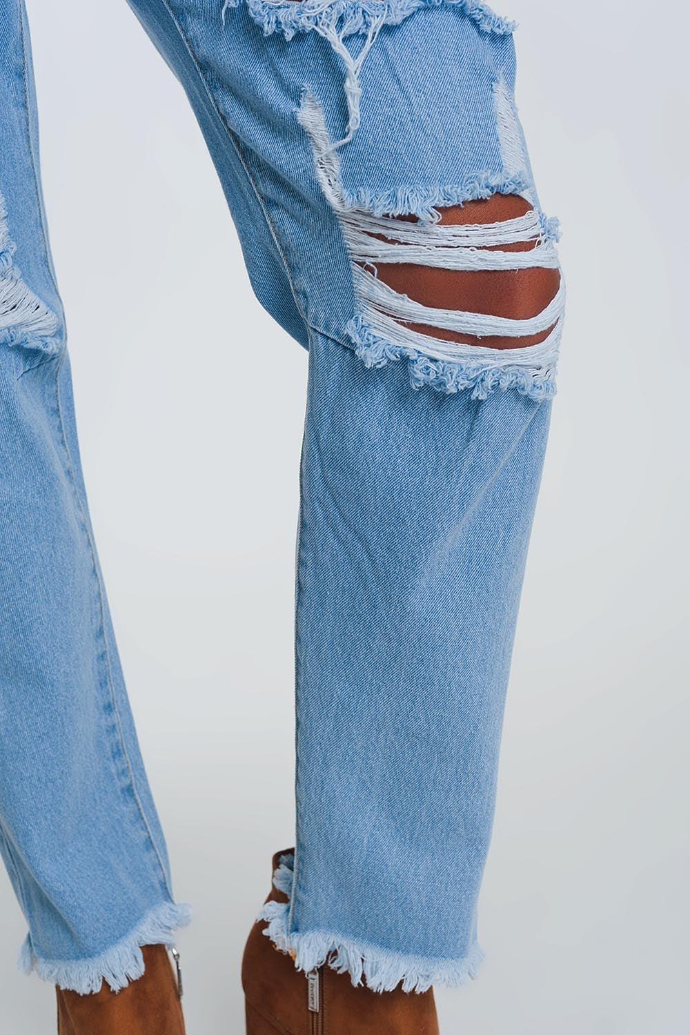 High waist mom jeans with busted knees in light denim Q2 Jeans BoutiqueLua